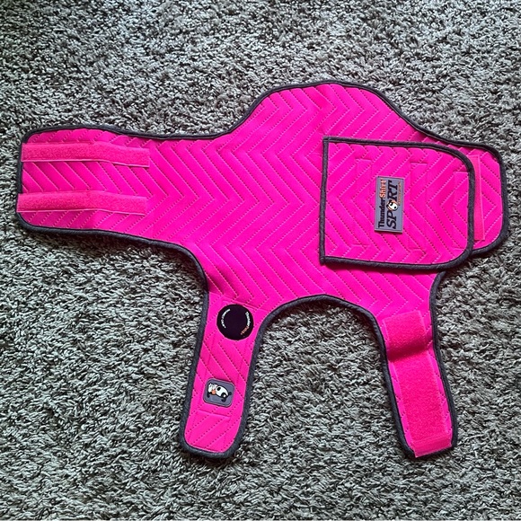 ThunderShirt Sport Anxiety Vest Pink Fuchsia Dog Shirt for Small Dogs 15-25 lbs - Picture 2 of 7